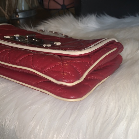 CHANEL east west flap bag in turlington red calfskin - Picture 11 of 17